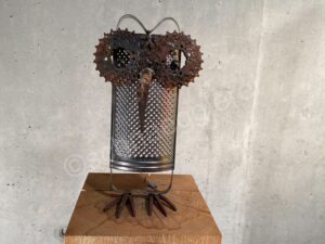 schnaegglerei kunstobjekt gartenobjekt gartendeko schrottkunst upcycling geschenk 69 eule carry